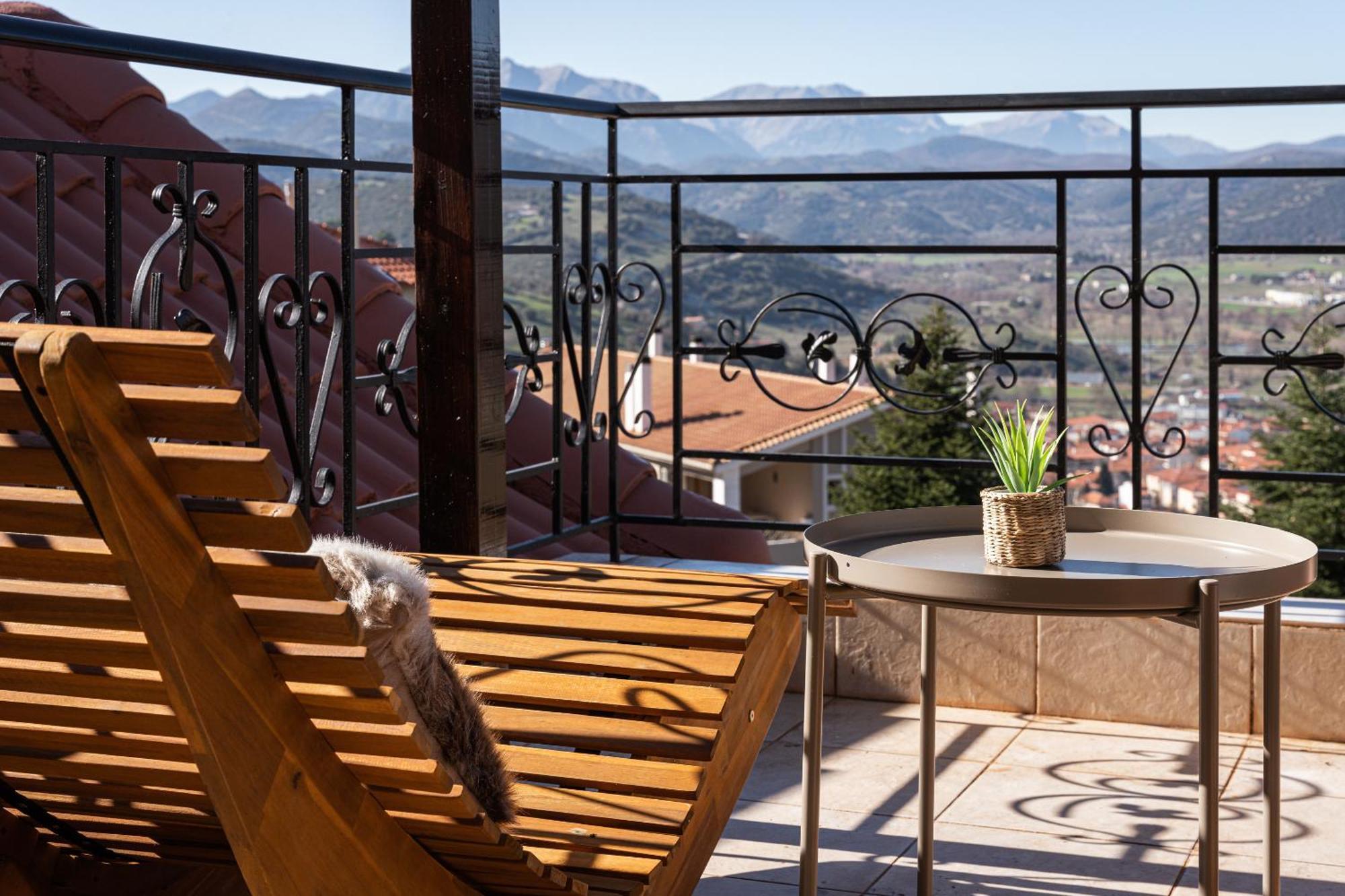 Gm Luxury Suites Kalavryta Quarto foto